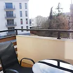 Blue With Balcony - Self Check-in * Varsovia