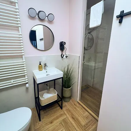 Blue With Balcony - Self Check-in Apartament Warszawa