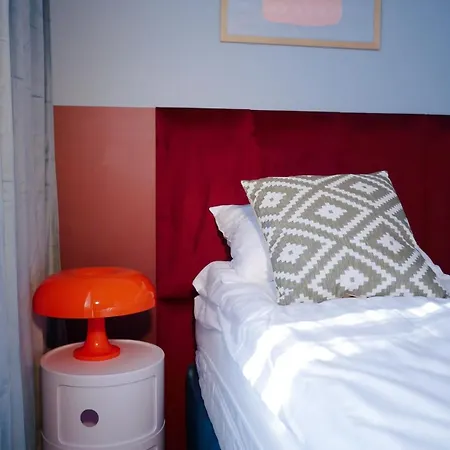 Blue With Balcony - Self Check-in Lägenhet