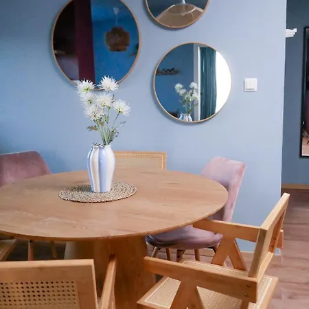 Blue With Balcony - Self Check-in Apartment Warsaw
