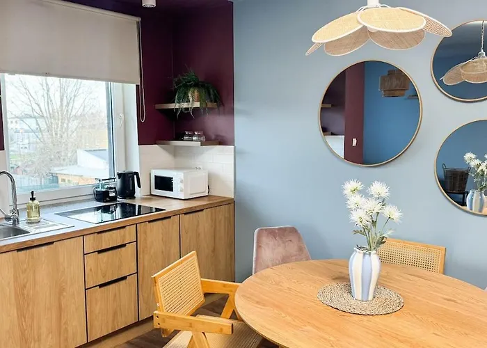 Blue With Balcony - Self Check-in Daire