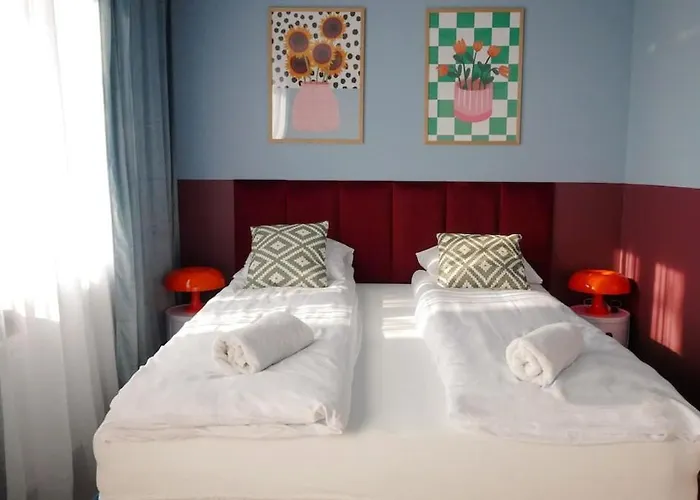 Blue With Balcony - Self Check-in Daire Varşova