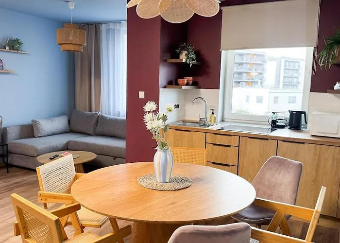 Blue With Balcony - Self Check-in Varşova