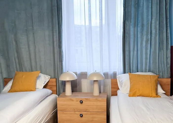 Blue With Balcony - Self Check-in