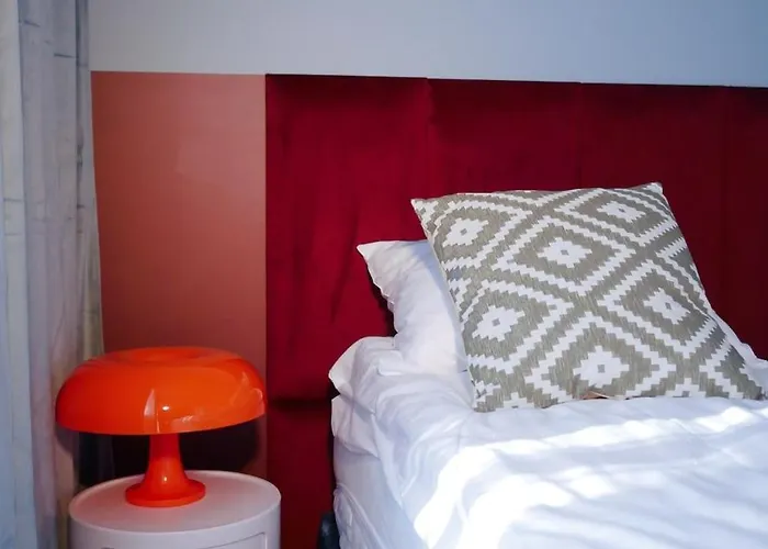 Blue With Balcony - Self Check-in Daire