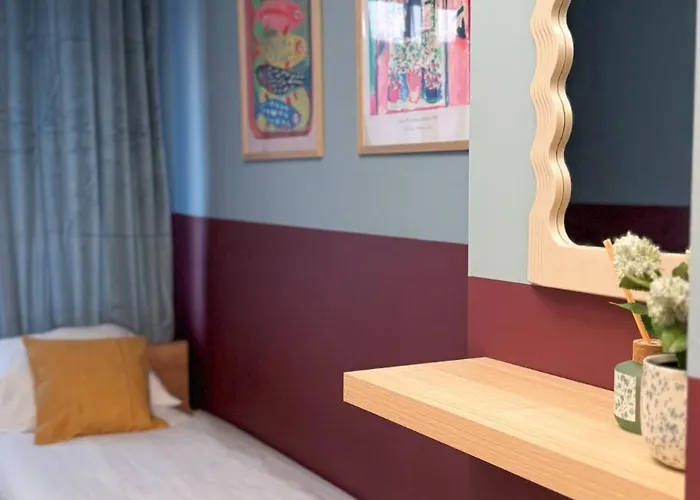 Blue With Balcony - Self Check-in Varşova