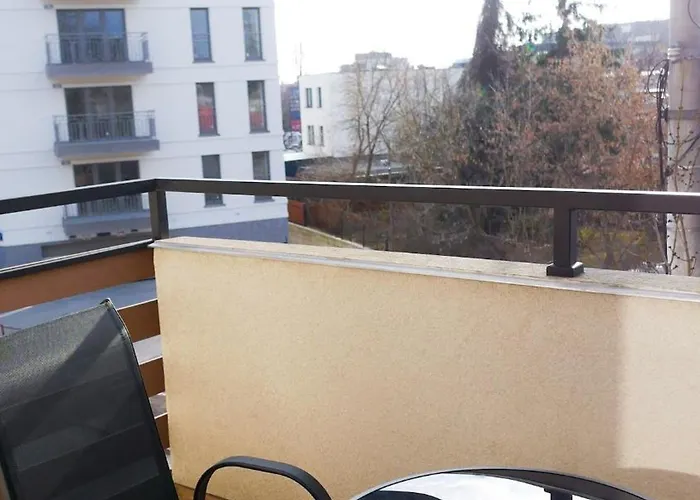 Blue With Balcony - Self Check-in * Varşova