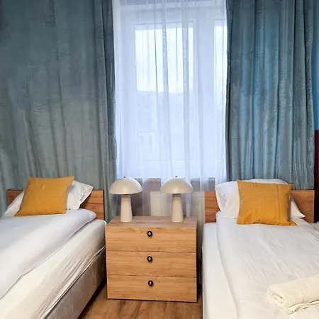 Blue With Balcony - Self Check-in